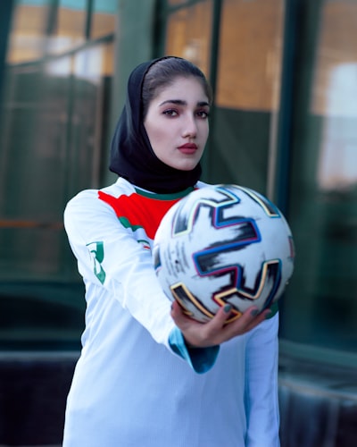 كيفتخدعدماغكليعتقدأنكتعرفالعربيةوأنتلاتفهمحرفًا؟